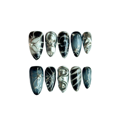 nailva Thorn Silver