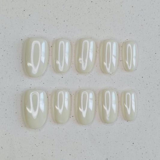 Linen Press on Nails - white color
